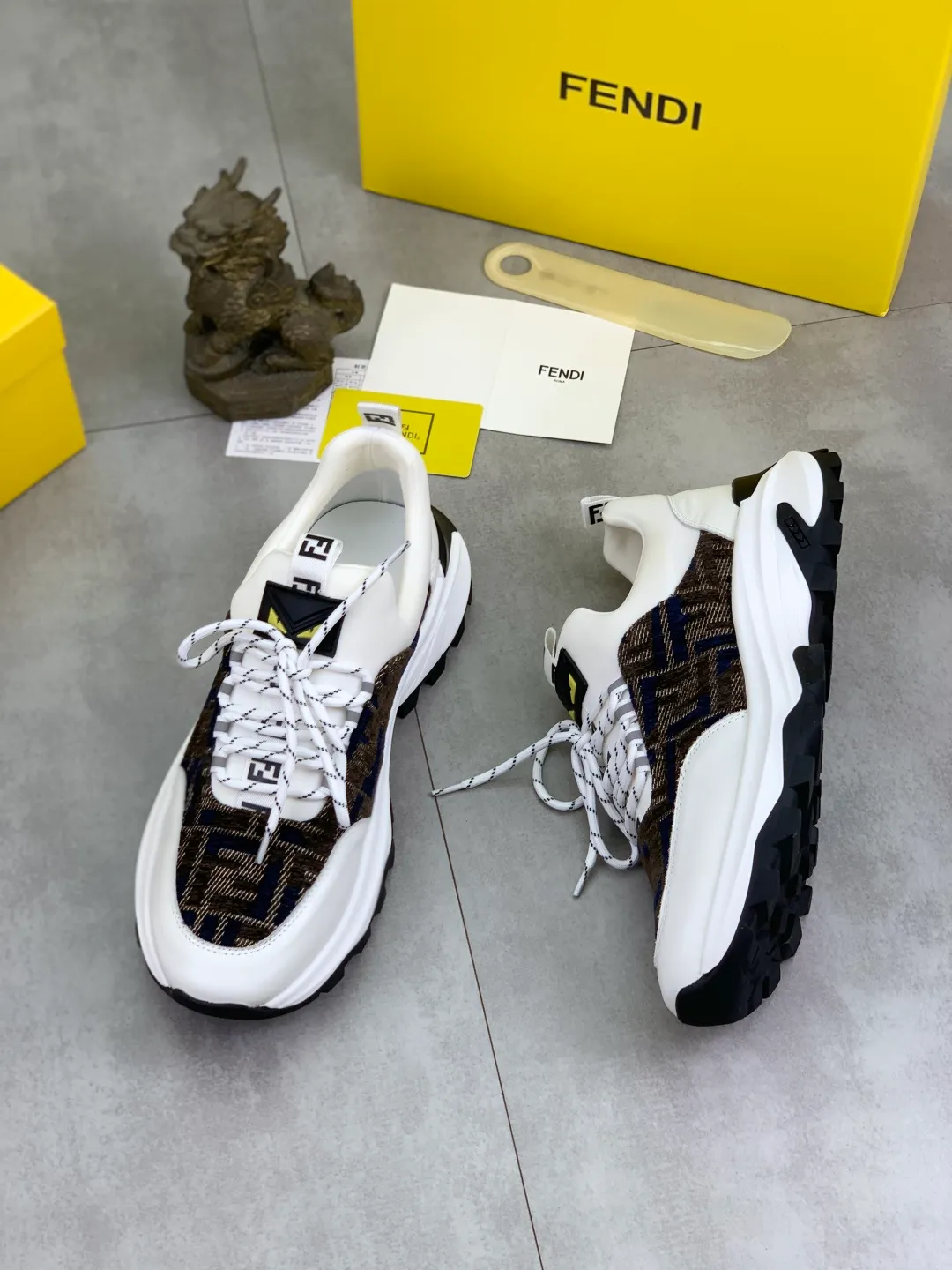 ​Men's shoes 💰P440 💰【New】Little monster 🆘 New FENDI 🕶️🕶️Simple routing effect, showing an elegant and cool driving shoe 🎬Using imported calfskin + first-layer pigskin lining🐂Excellent material🎬Detailed workmanship 🤗Comfortable foot feel➰➰. ​Pair it with any outfit to show your taste and temperament, low-key luxury ♻️Design ​simple and elegant ​noble and fashionable 🍃​Very loved and favored by trendy men 💓❤️Size: 38-44 (45 customized) 3️⃣ colors available